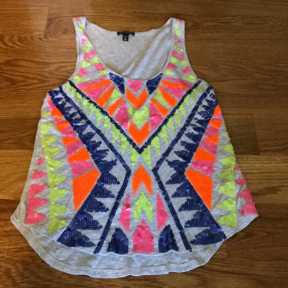 Fashionable Tank Top - Picture 2 of 3